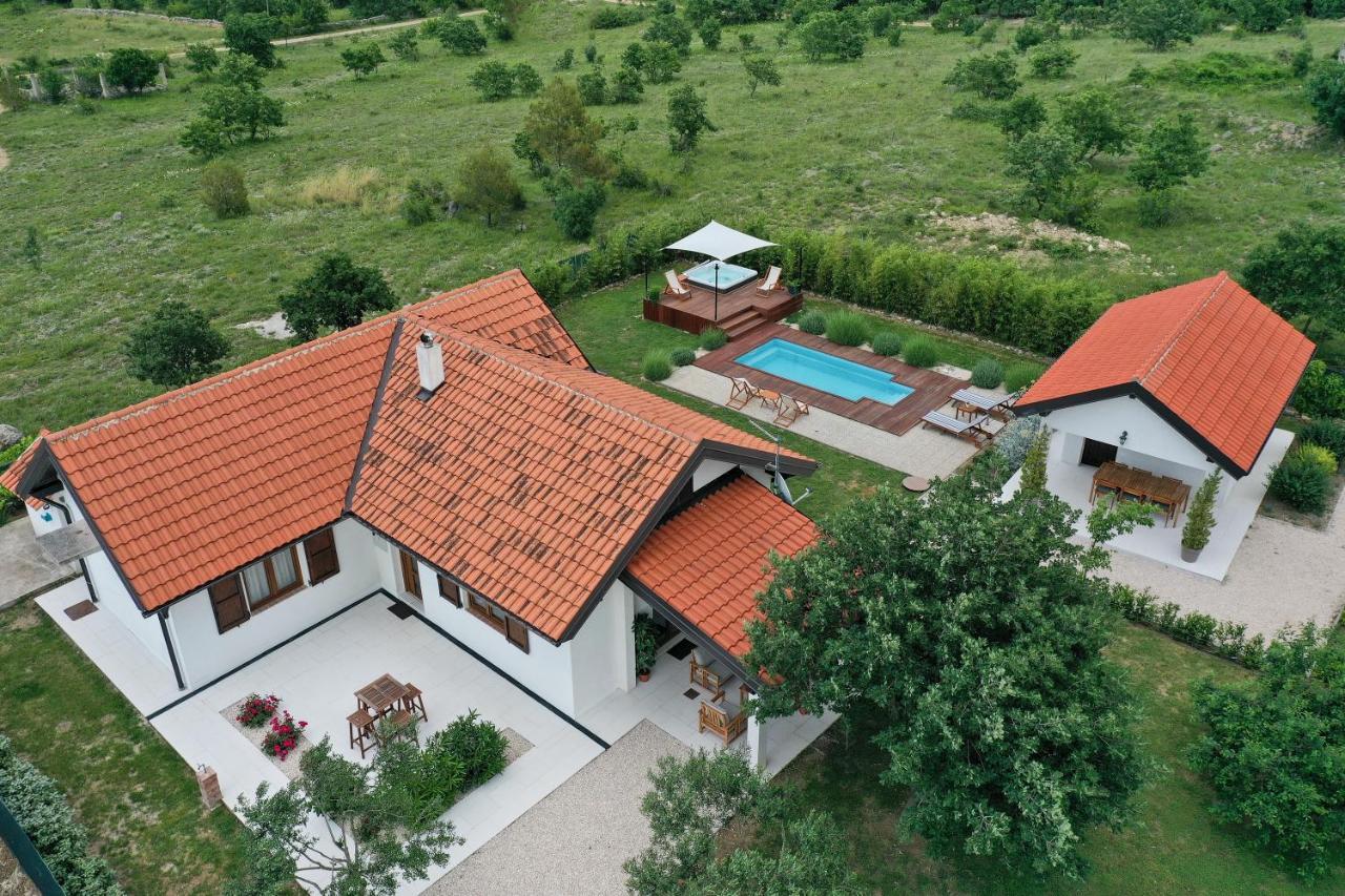 Villa Ena With Pool & Jacuzzi Donji Kasic Eksteriør bilde