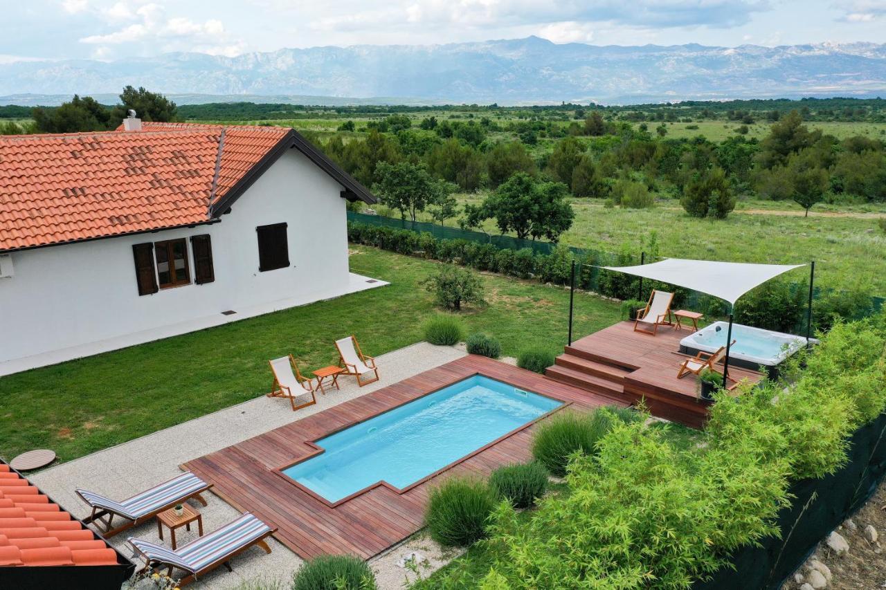 Villa Ena With Pool & Jacuzzi Donji Kasic Eksteriør bilde