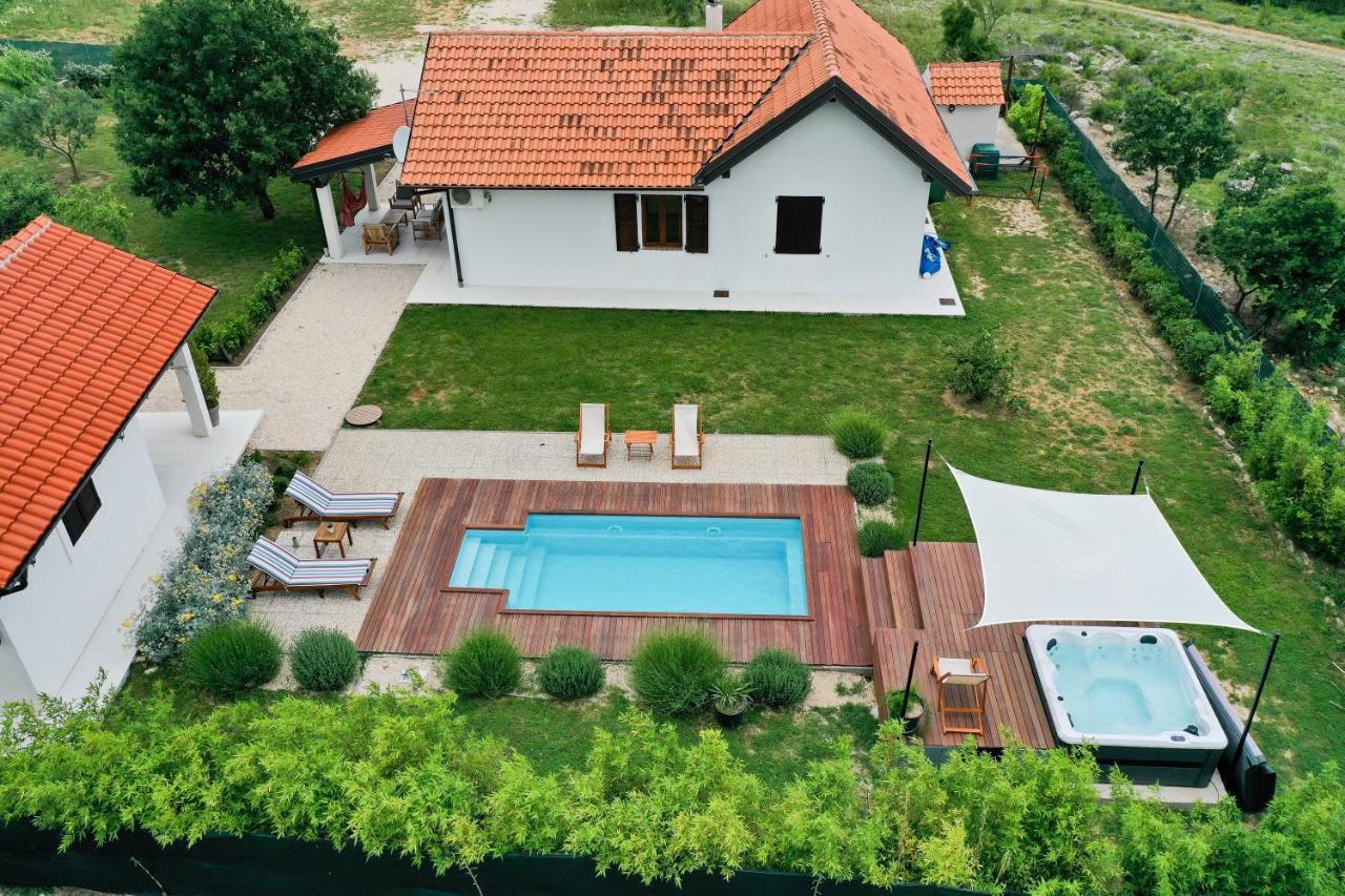 Villa Ena With Pool & Jacuzzi Donji Kasic Eksteriør bilde
